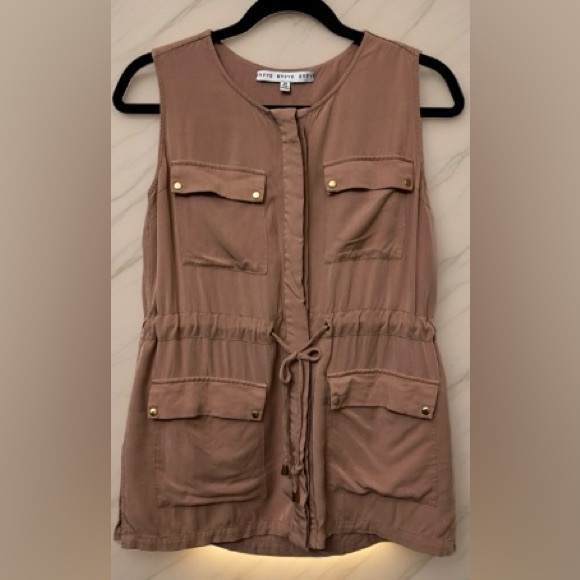 HYFVE Tops - HYFVE-Cargo Flap Pocketed Casual Fit Knit Sleeveless Shacket/Vest Top Sz MED